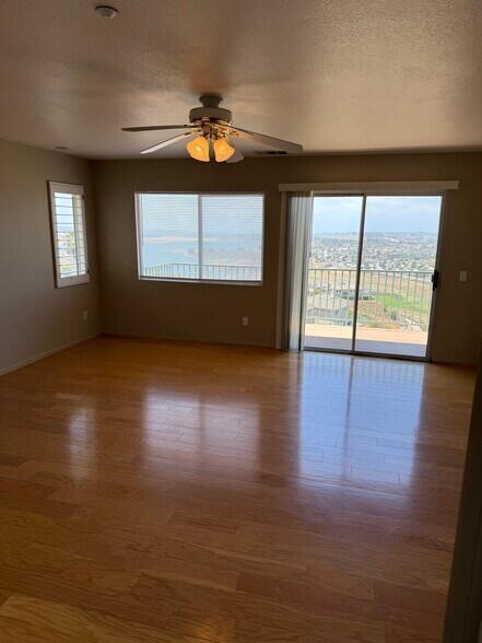 Building Photo - 10234 Valley Waters Dr