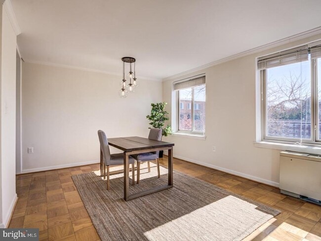 Building Photo - 3000 Spout Run Pkwy