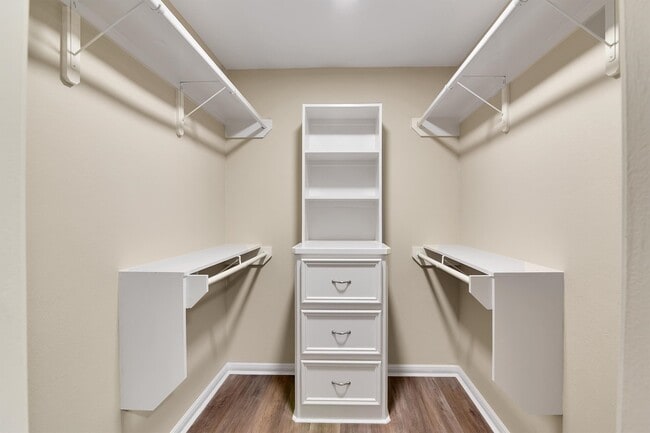 Building Photo - 345 Maple Ln