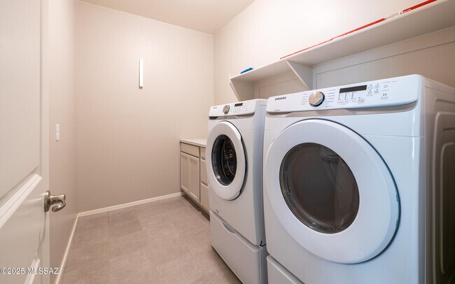 Building Photo - 10324 S Barlow Way