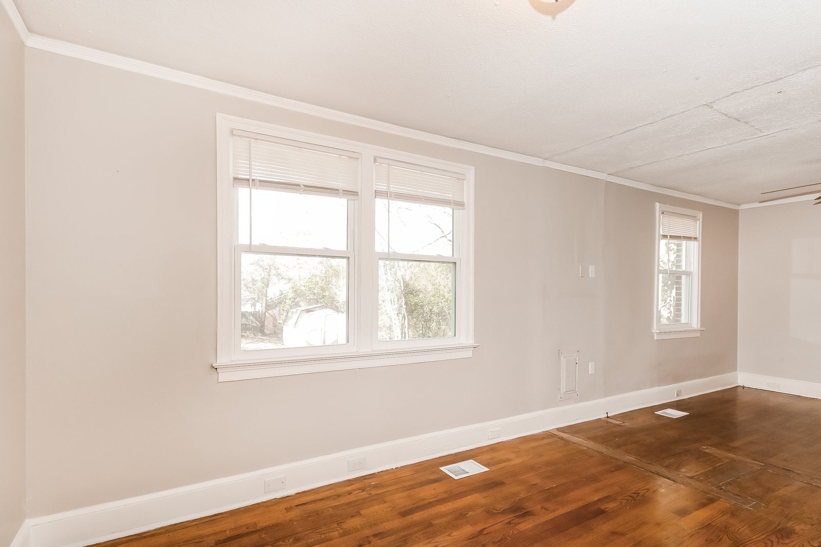 Building Photo - 1490 Cameron St