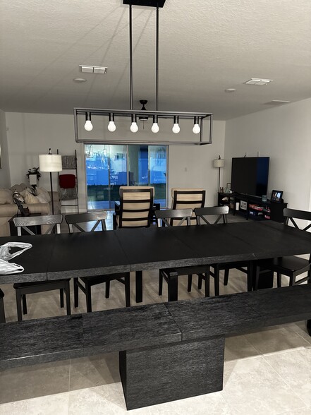 Building Photo - 9565 Summers Cay Cir