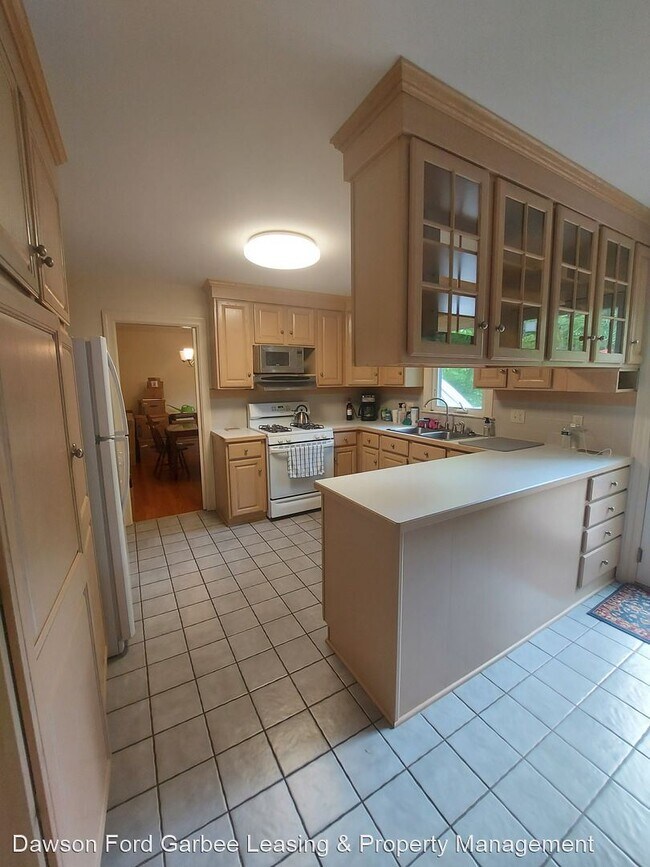 Building Photo - 4 br, 3.5 bath House - 2305 Heronhill Place