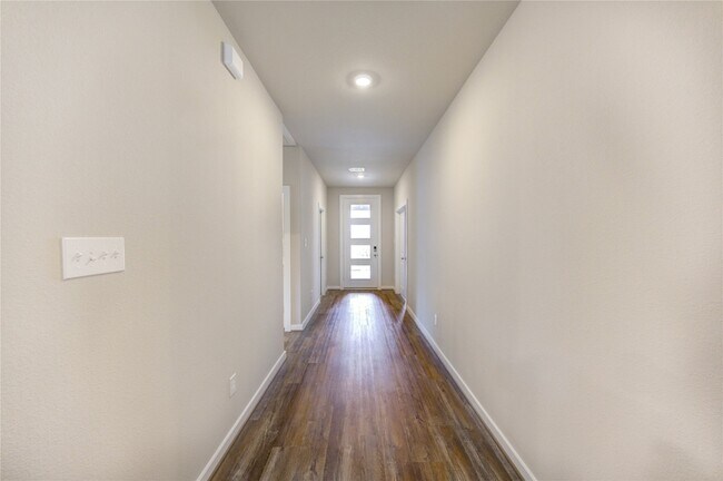 Building Photo - 6219 Lost Rdg Ln