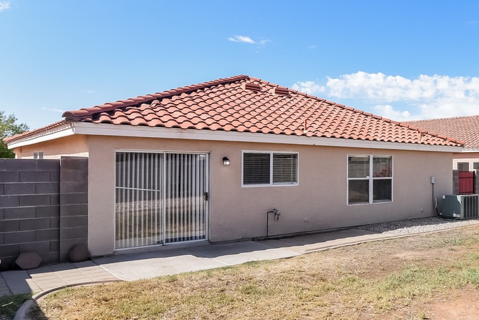 Building Photo - 8140 E Obispo Ave