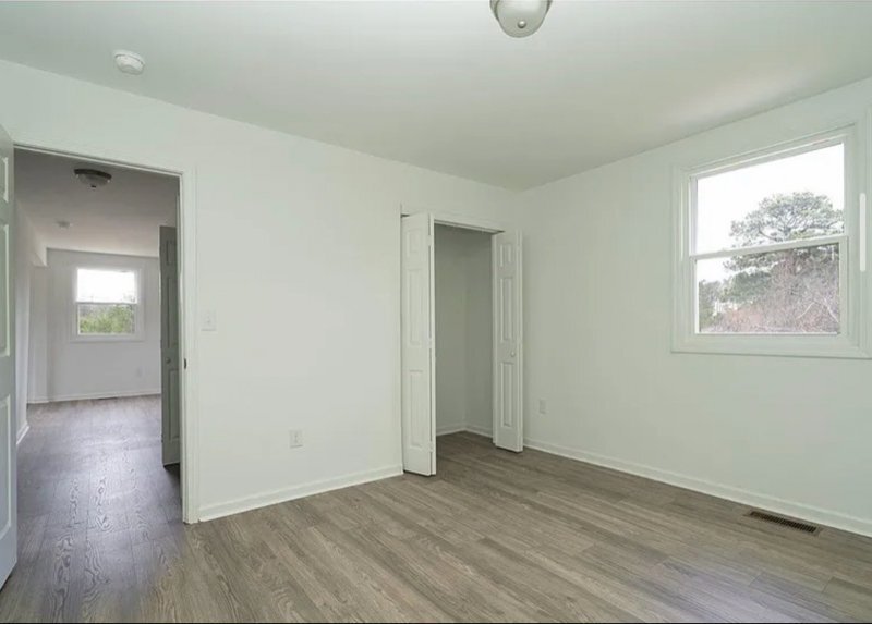 Building Photo - 421 Pineville Rd