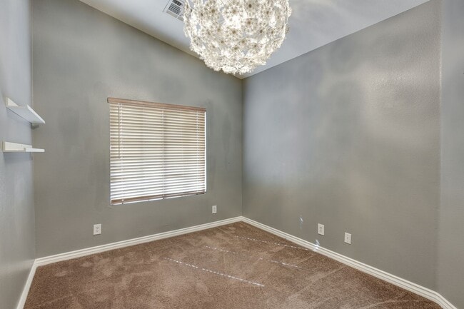 Building Photo - Upgraded Home in Lamplight Gated Community with Pool!