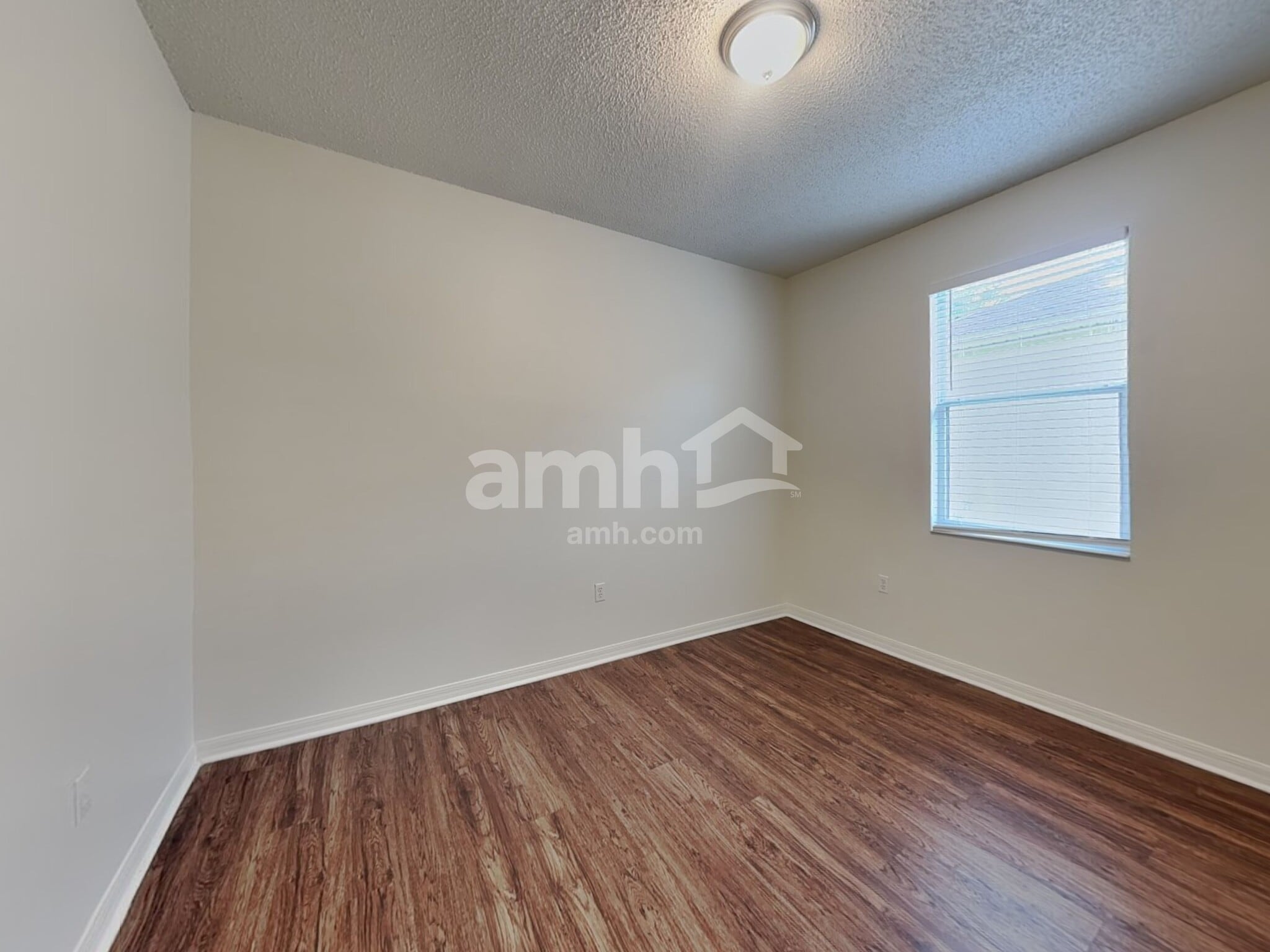 Building Photo - 10105 Granite Bay Dr