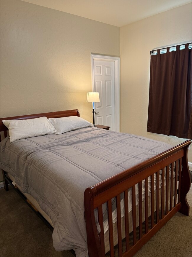 Building Photo - 6137 E Cortland Ave