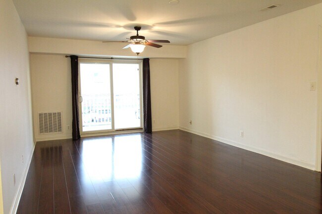 Building Photo - 102 Chesterfield Ln