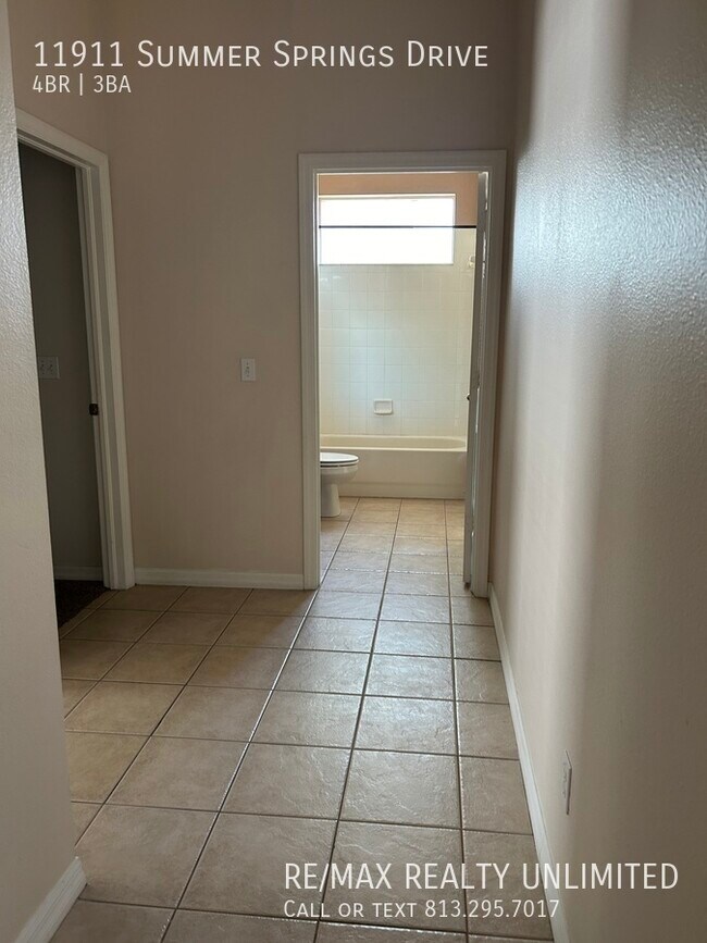 Building Photo - 11911 Summer Springs Dr