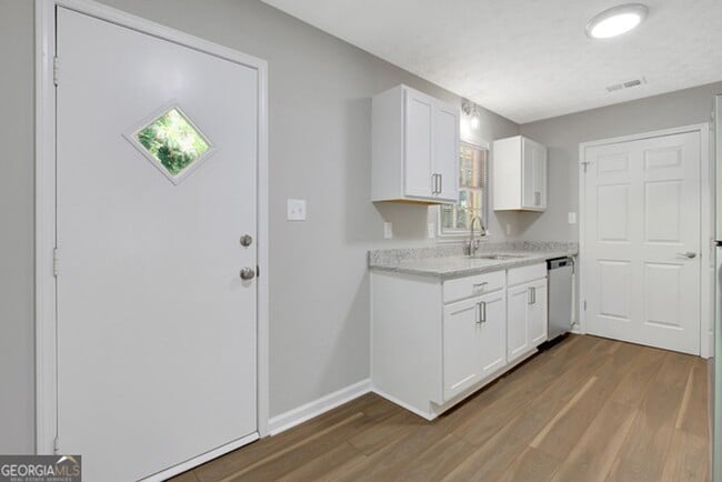 Building Photo - 125 Belle Dr