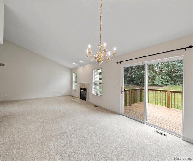 Building Photo - 5864 Willow Ridge Dr