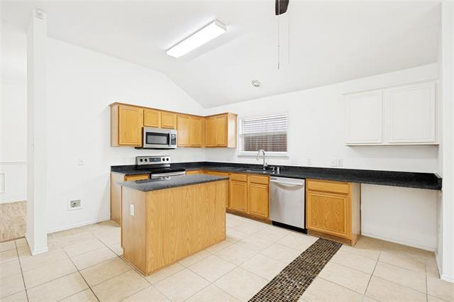Building Photo - 202 Trenton Dr