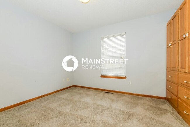 Building Photo - 4 Bedroom Pet-Friendly Home in Grain Valley, MO with Main Street Renewal