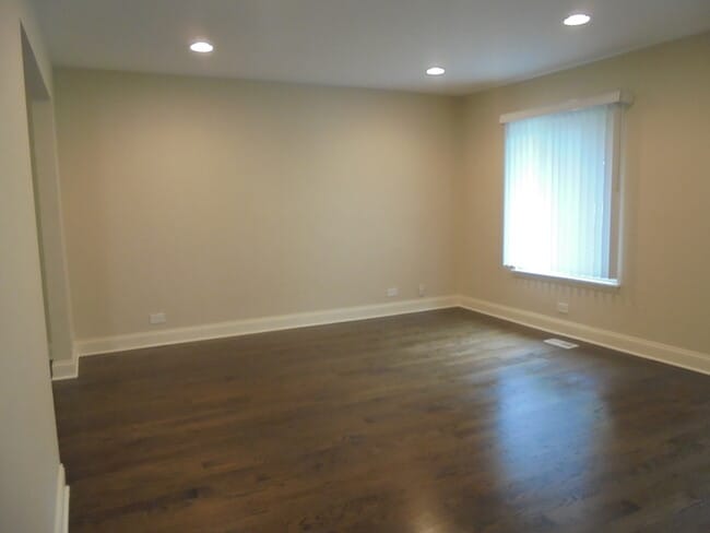 Building Photo - 1085 Hecker Dr