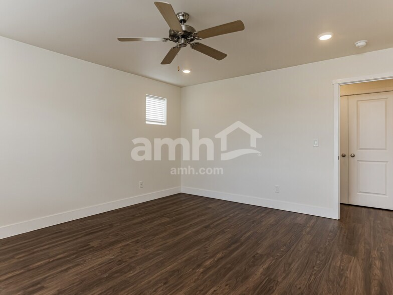 Building Photo - 1441 92nd Way SE