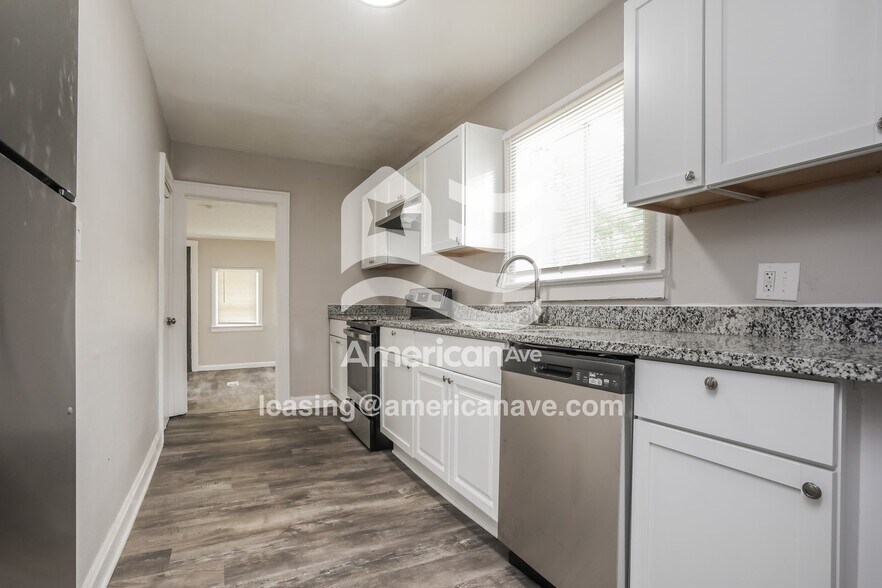 Building Photo - 4432 Flora Ave