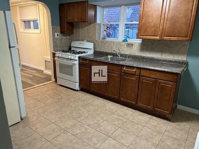 Building Photo - Spacious 1-bedroom / 1-bath on GLENWOOD ROAD