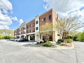 Building Photo - Furnished 2 Bedroom in Winstead Commons! Convenient to Lawndale Dr, Battleground Ave, and More!