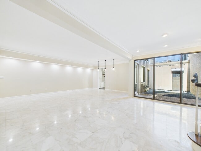 Building Photo - 7608 Del Monte Dr