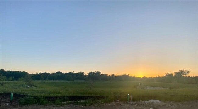 Building Photo - 920 Ray Berglund Blvd