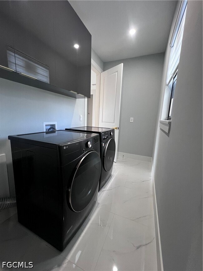 Building Photo - 3311 42nd St SW