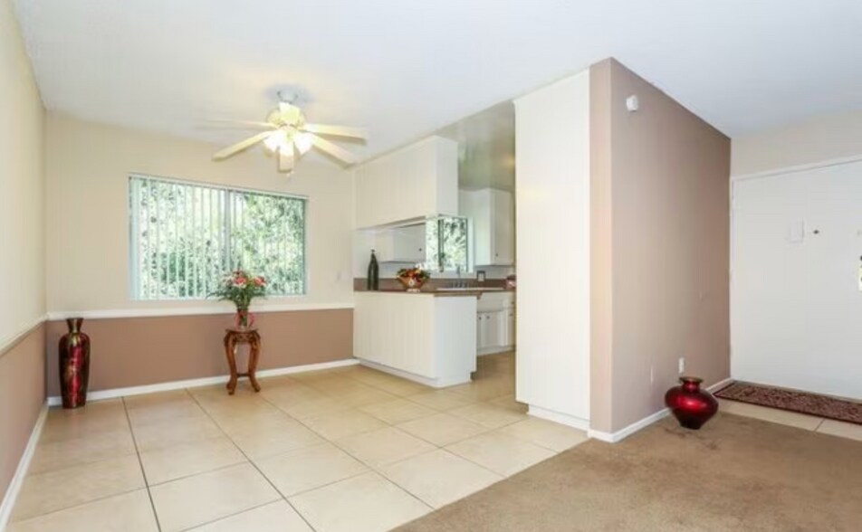 Building Photo - 634 W Sierra Madre Blvd