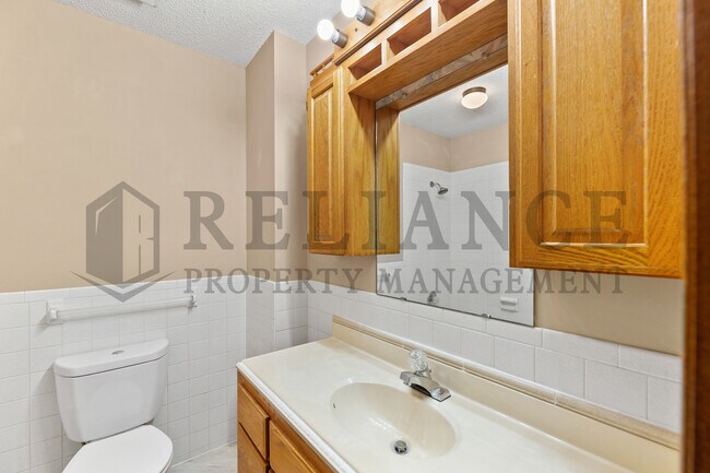 Building Photo - 510 N Parkridge St