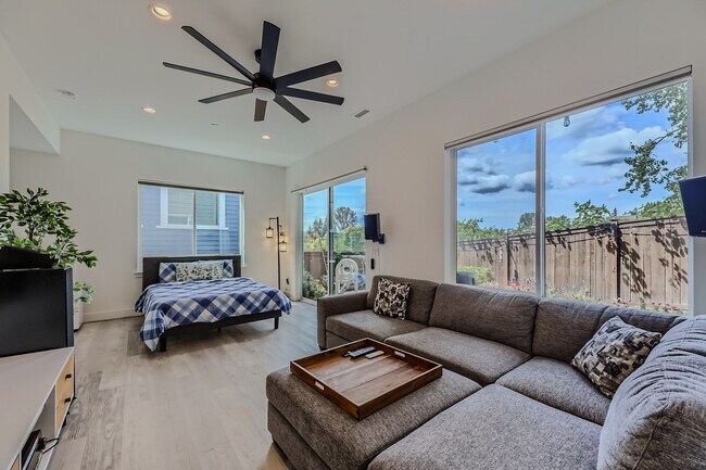 Building Photo - 26658 NE Walden Way