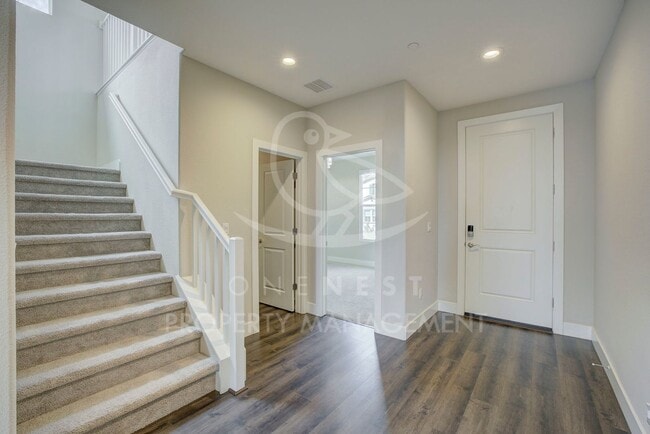 Building Photo - ~ Home in the heart of Twelve Bridges, 5 bdrms 3 full bthms, pet friendly ~