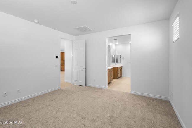 Building Photo - 14832 W Honeysuckle Dr