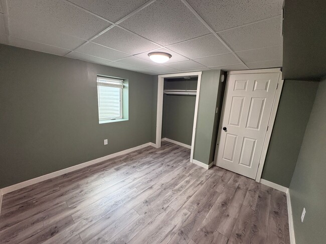 Building Photo - Spacious 4 Bedroom Home *Pet Friendly*