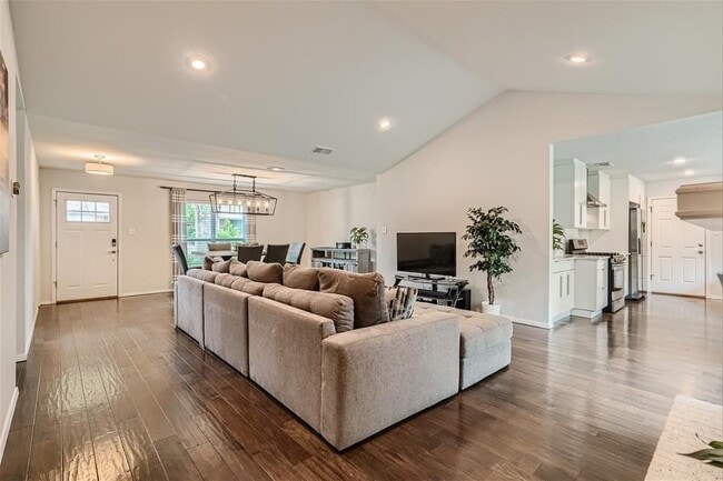 Building Photo - 6614 Ashland Dr