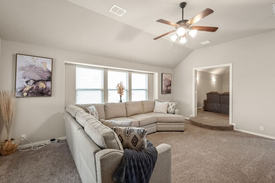 Building Photo - 7243 Neblina Dr
