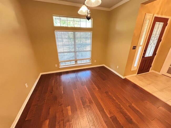 Building Photo - 2909 Yandall Dr