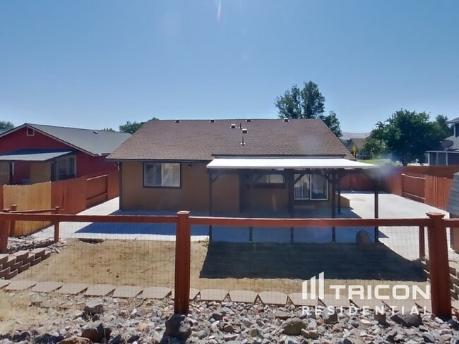 Building Photo - 6725 Canoe Hill Dr