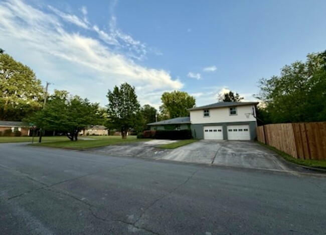 Building Photo - 377 College Park Ct NW