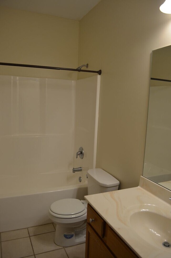 Building Photo - 3 Bedroom House in Mill Creek Manor