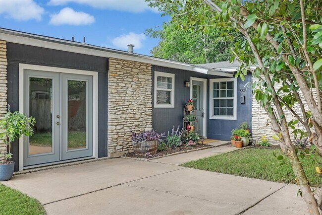 Building Photo - 8221 Renton Dr