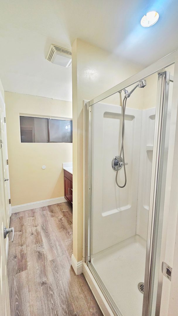 Building Photo - Mercer Island gem - 4 BD 2.5 Ba in Beautiful Mercer Island with new heat pump installed