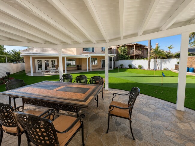 Building Photo - Furnished 4BR + Office | Putting Green Yard