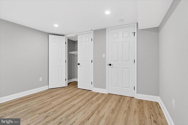 Building Photo - 1607 N Glebe Rd
