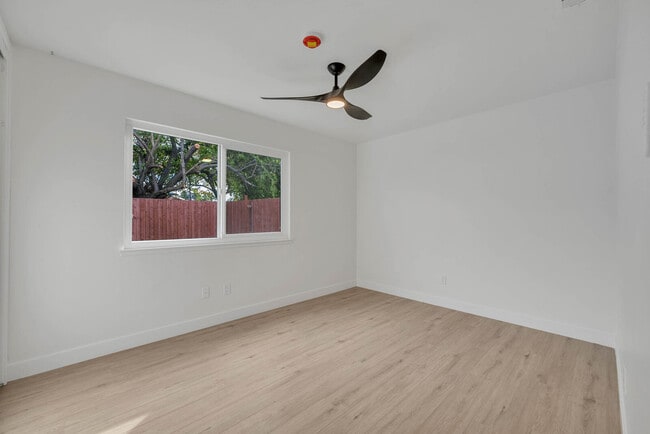 Building Photo - 9678 Lake Natoma Dr