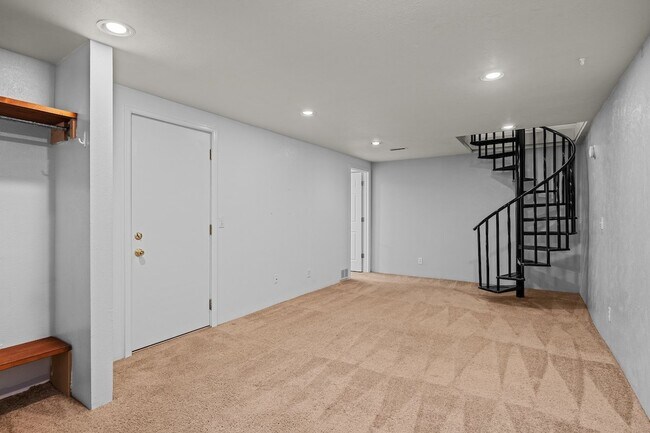 Building Photo - Great Platt Park two bed / two bath for rent