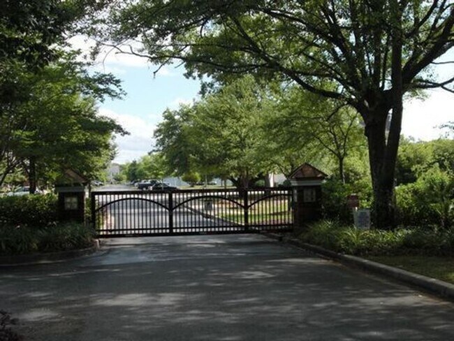 Building Photo - 2 Bedroom 1 Bath Condo at Concord West of the Ashley - Charleston