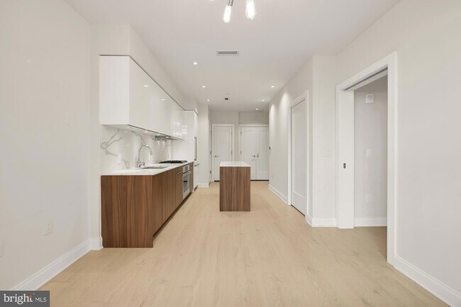 Building Photo - 1427 Rhode Island Ave NW