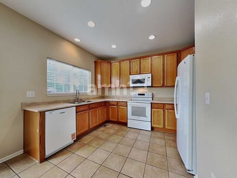 Building Photo - 469 Hayloft Way