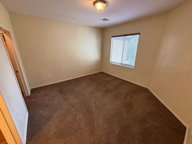 Building Photo - Beautiful 3Bed/2Bath/2Car Condo in Sky Pointe Community – Northwest Las Vegas!