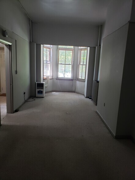 Building Photo - 1505 Vermont Ave NW